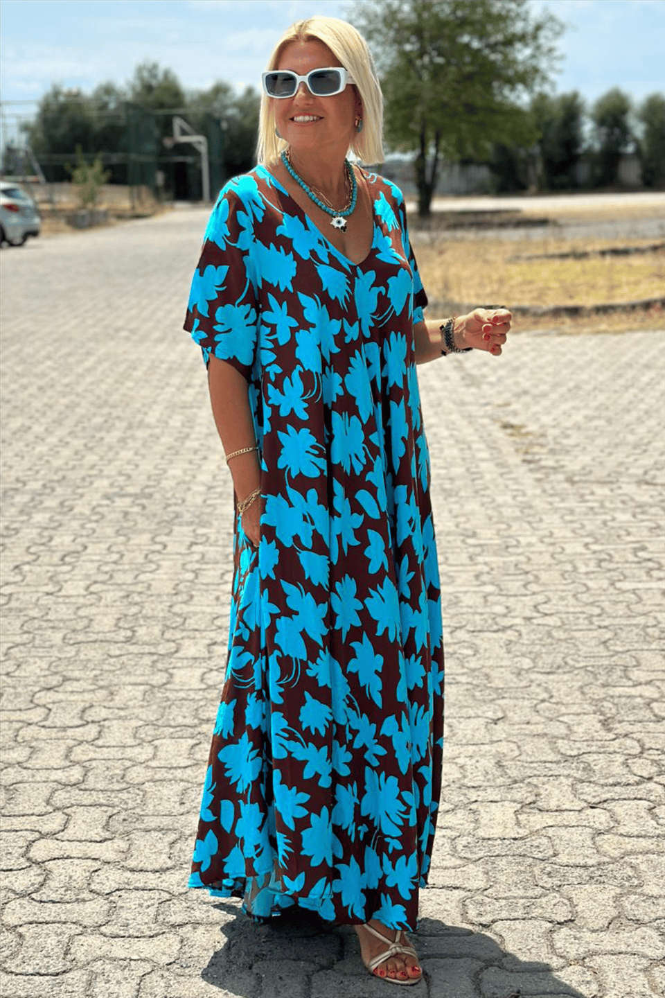 CONNIE | FLORAL V-NECK MIDI DRESS