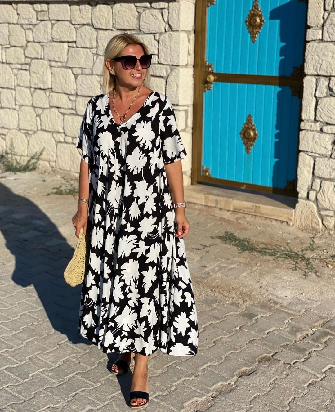 CONNIE | FLORAL V-NECK MIDI DRESS